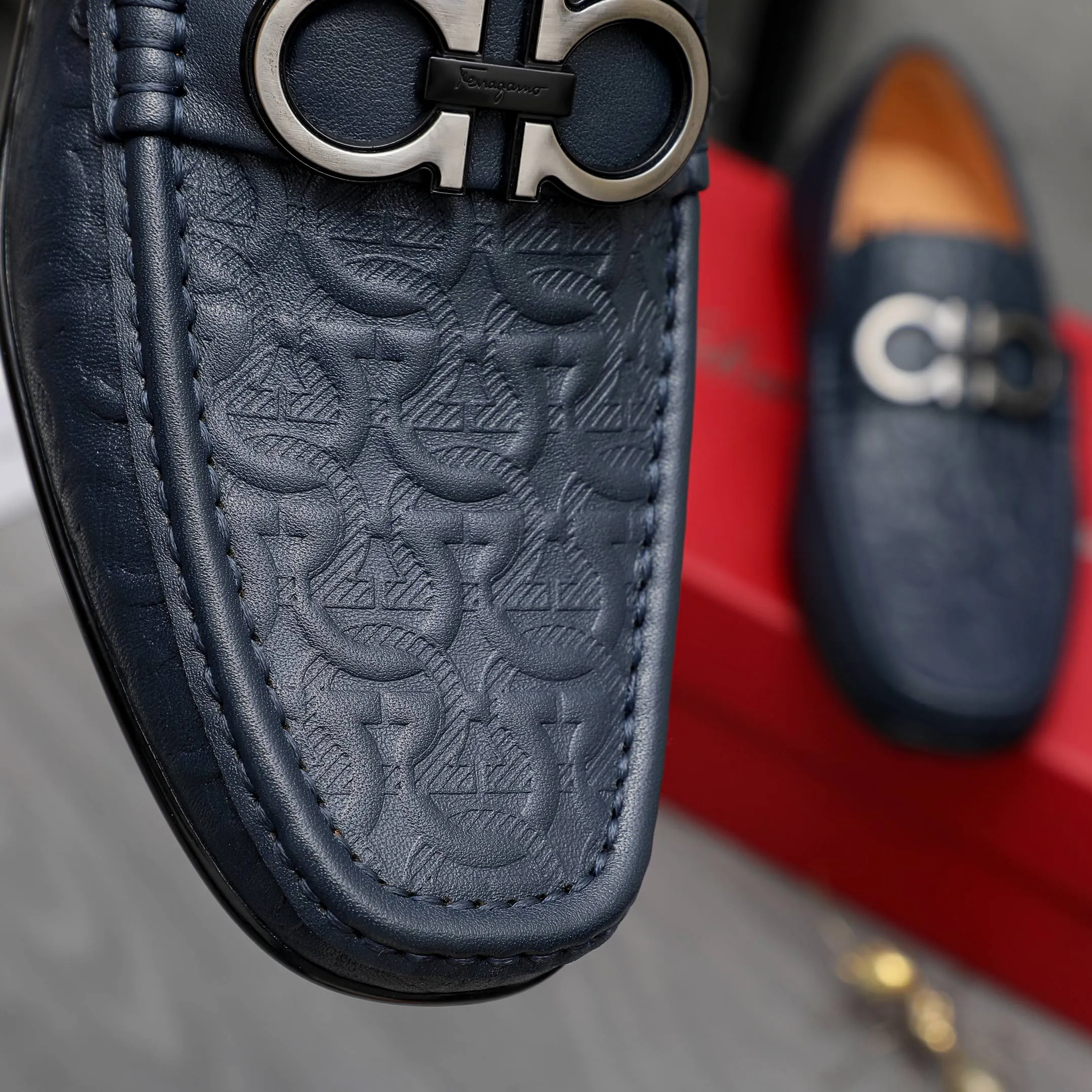 Men's shoes 💰380 Product trademark: Ferragamo "Ferragamo" casual slip-on shoes Regular size: 38-45 (45. Customized, non-returnable) Product materials: Selected embossed cowhide upper, pigskin lining, rubber outsole